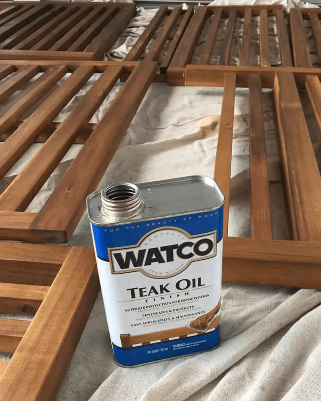Protecting Outdoor Wood Furniture with Teak Oil
