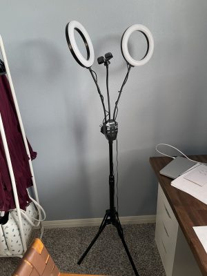 Tripod with lightring