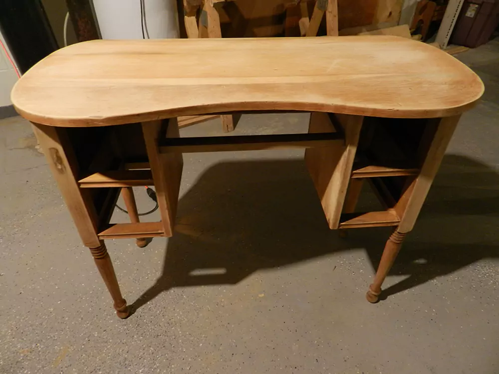 How to Paint Wooden Furniture