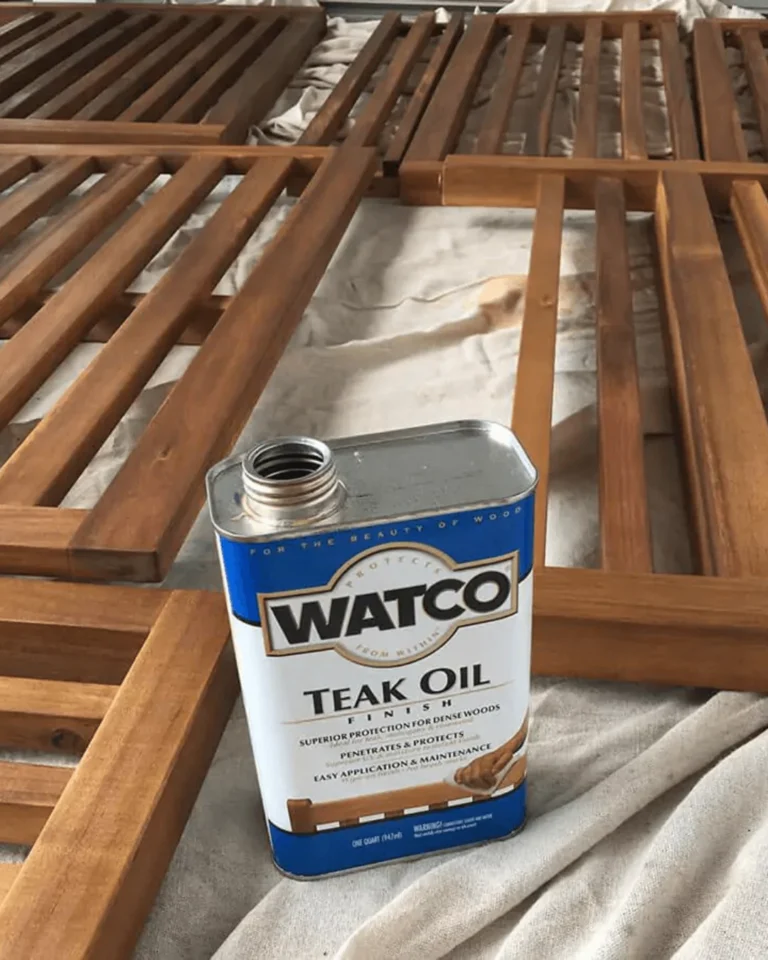 Protecting Outdoor Wood Furniture with Teak Oil