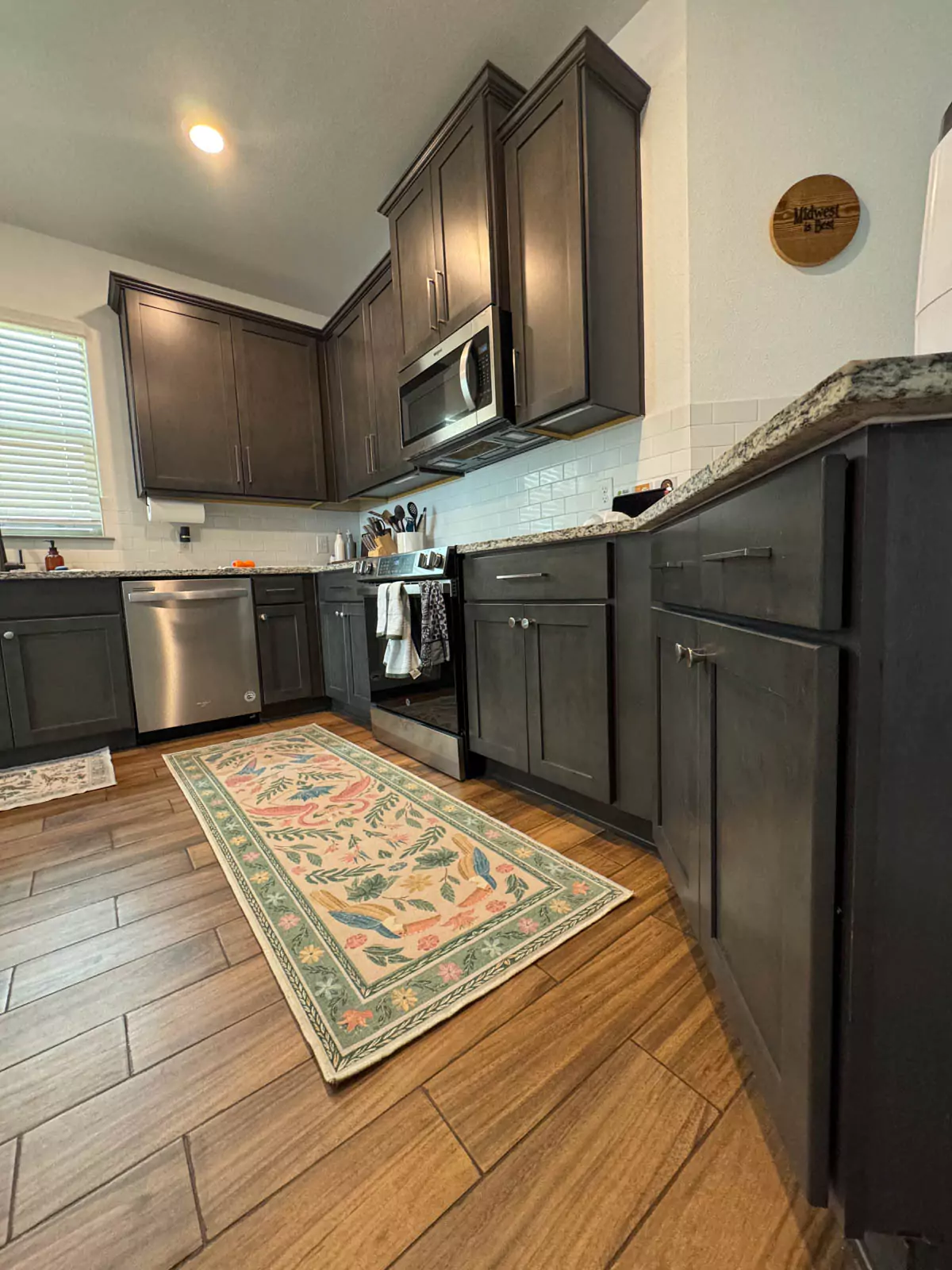 Kitchen Cabinets with hardware